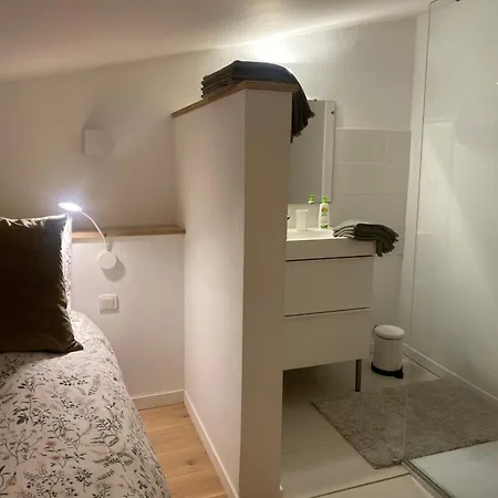 Duplex Aux Carmes شقة *